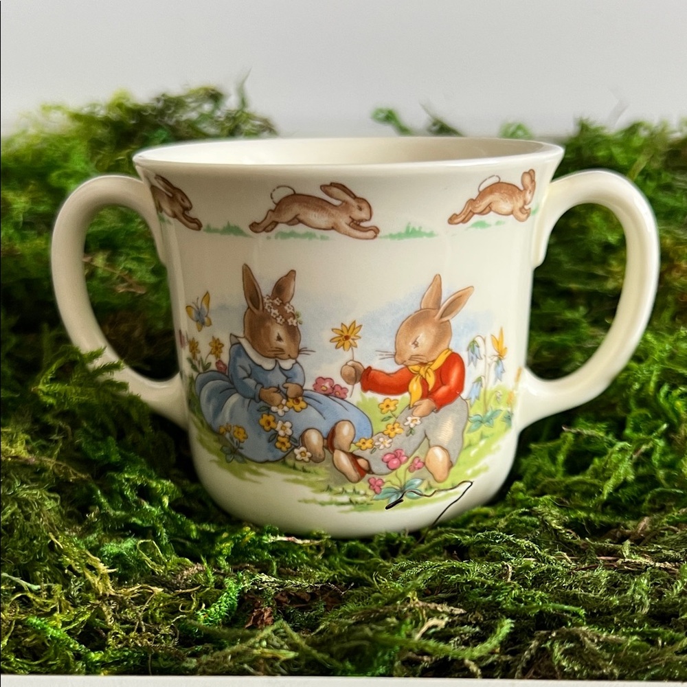 VINTAGE Royal Doulton Bunnykins double-handled "Hug-a-Mug" “Daisy Chains” design